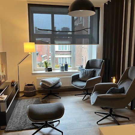 Les Duplex De La Place Des Ecoles Spa Bagian luar foto