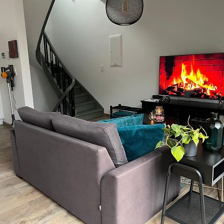 Les Duplex De La Place Des Ecoles Spa Bagian luar foto