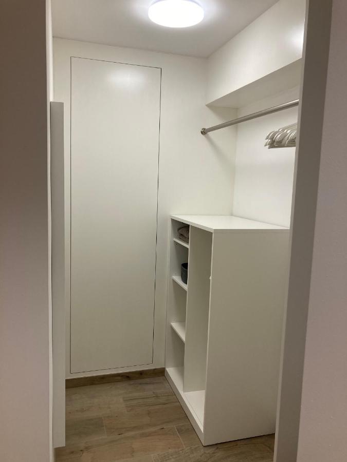 Les Duplex De La Place Des Ecoles Spa Bagian luar foto