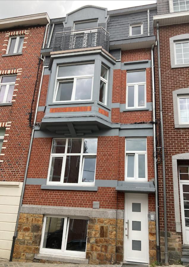 Les Duplex De La Place Des Ecoles Spa Bagian luar foto