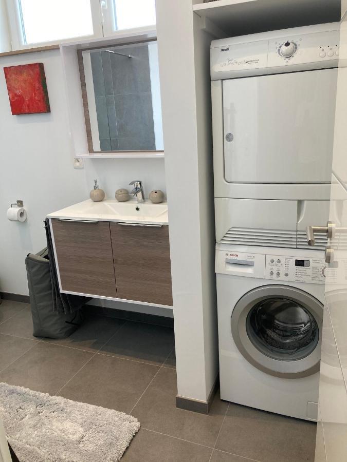 Les Duplex De La Place Des Ecoles Spa Bagian luar foto