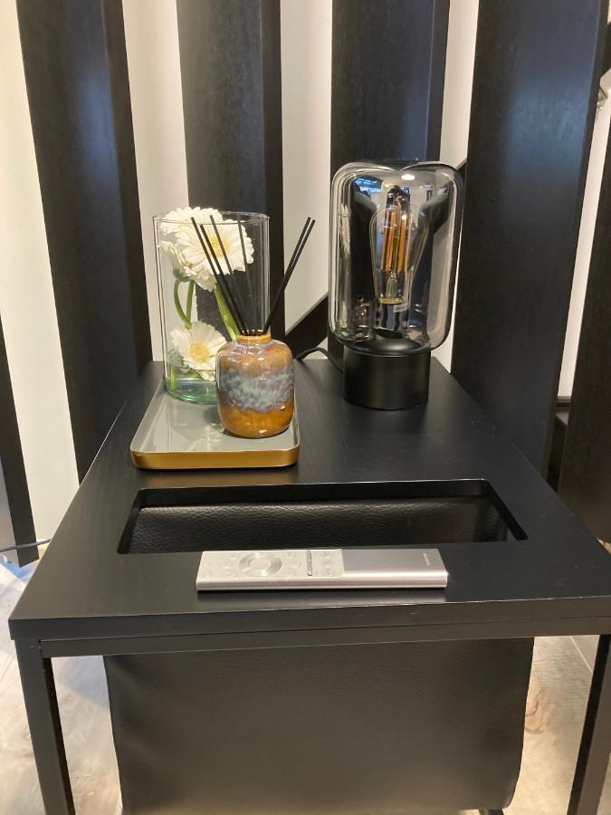 Les Duplex De La Place Des Ecoles Spa Bagian luar foto
