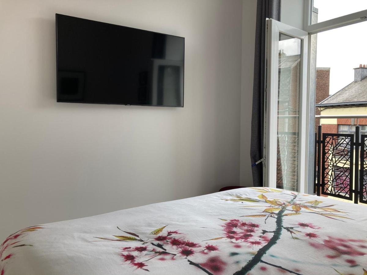 Les Duplex De La Place Des Ecoles Spa Bagian luar foto