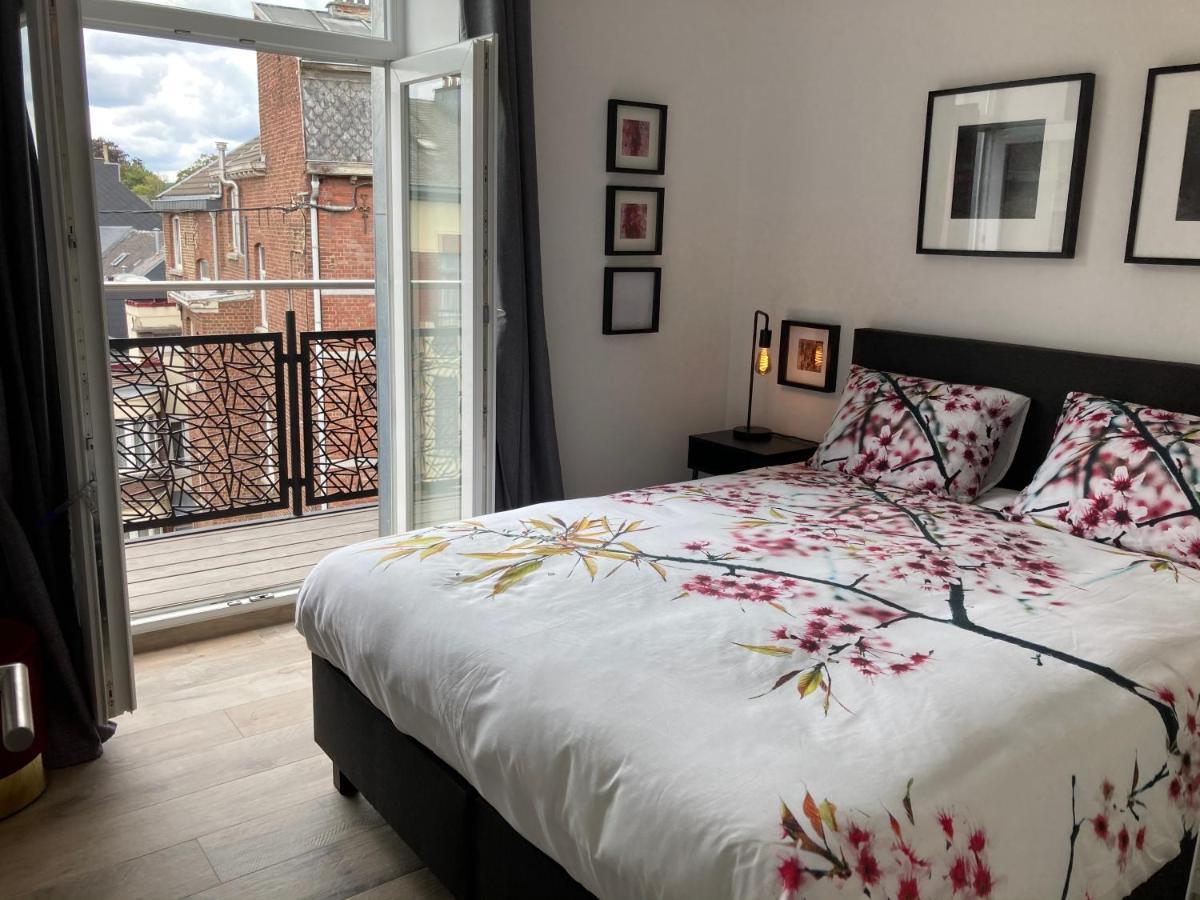 Les Duplex De La Place Des Ecoles Spa Bagian luar foto