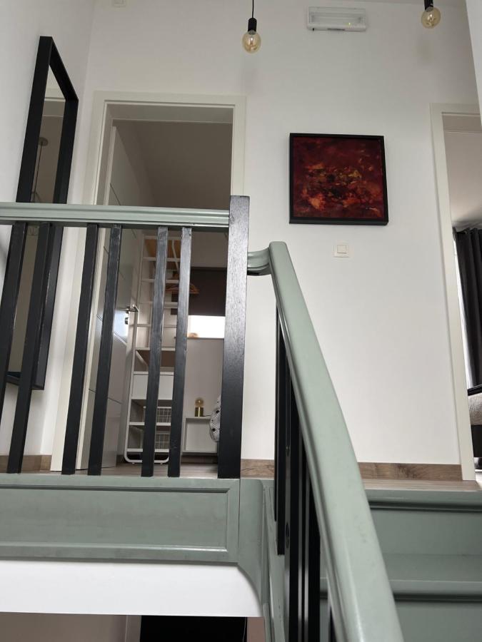 Les Duplex De La Place Des Ecoles Spa Bagian luar foto
