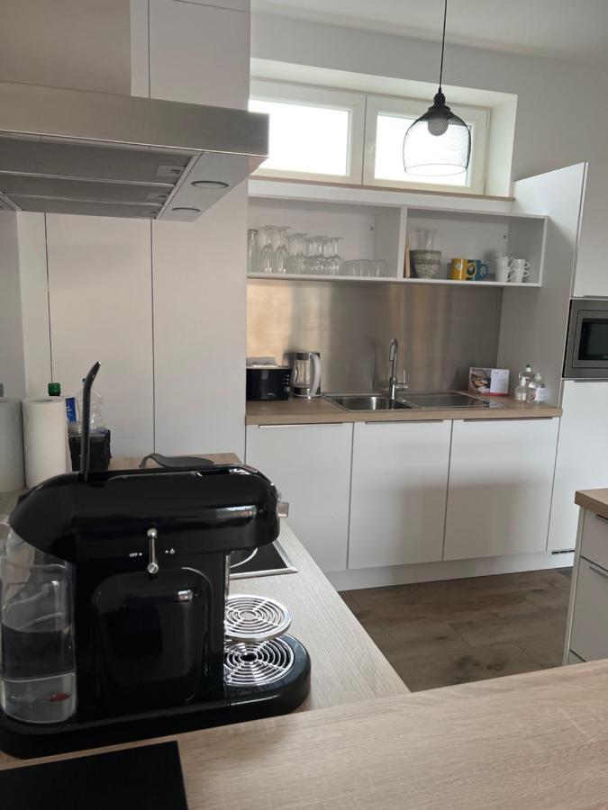 Les Duplex De La Place Des Ecoles Spa Bagian luar foto