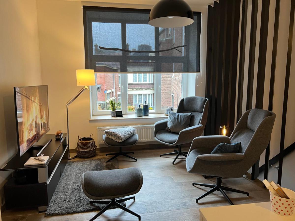 Les Duplex De La Place Des Ecoles Spa Bagian luar foto