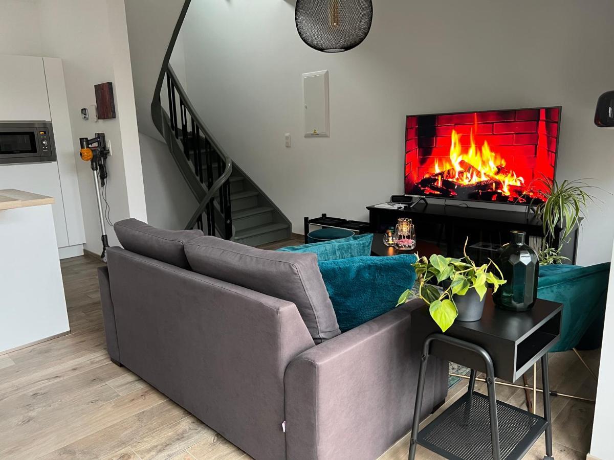Les Duplex De La Place Des Ecoles Spa Bagian luar foto