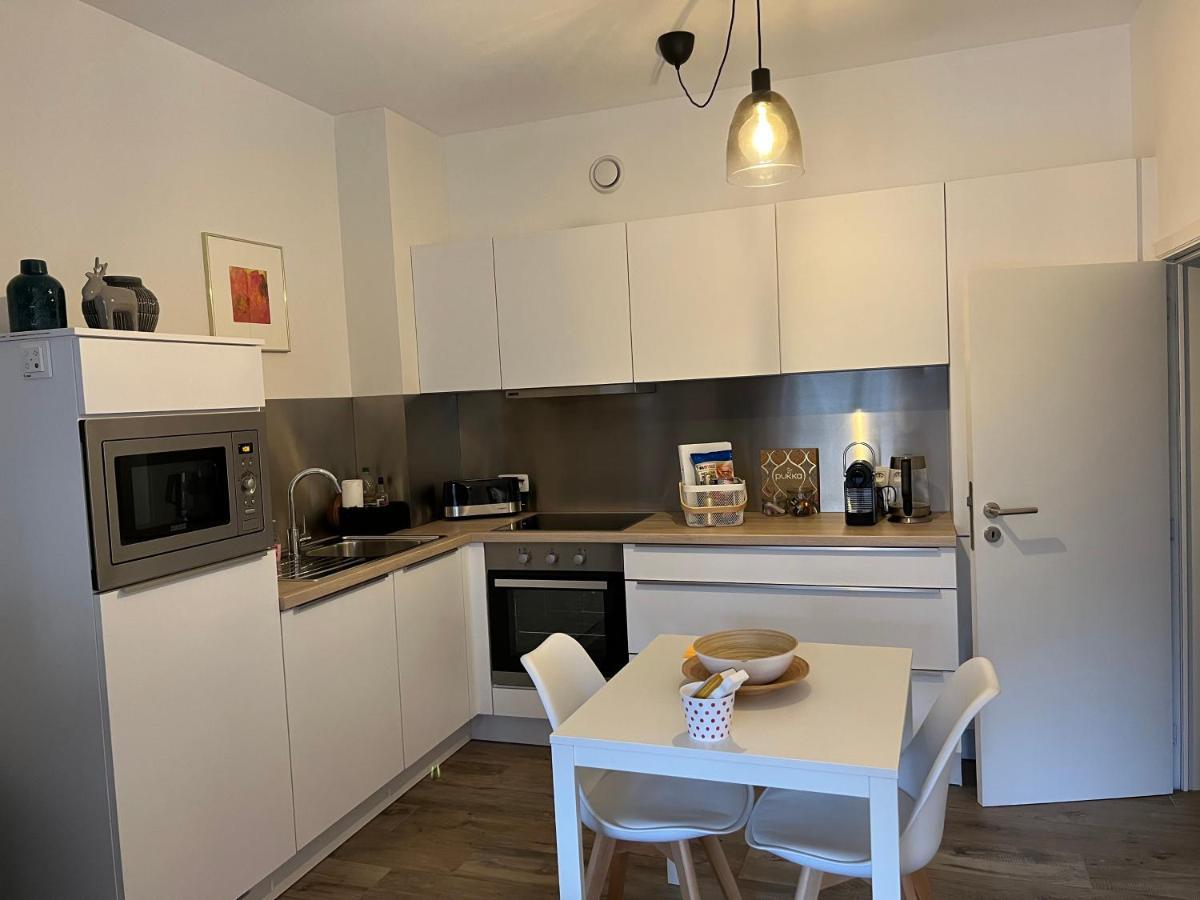 Les Duplex De La Place Des Ecoles Spa Bagian luar foto